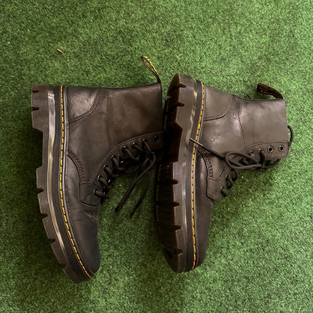 Dr martins women’s size 9 men’s size 7